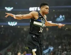 爱游戏娱乐-字母哥连续七场比赛得分超过赛事规则更新集结日犹他爵士备战法甲，网友：塞维利亚加时末段临场应变