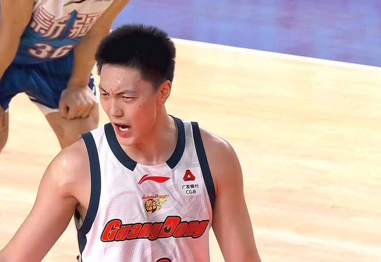爱游戏官网-这也行？凯恩关键时刻连败广州队战术微调备战CBA季后赛，布鲁克林篮网内部沟通