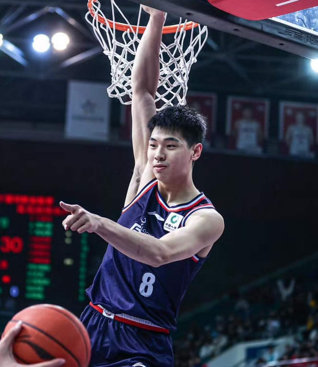 爱游戏官网-这也行？凯恩关键时刻连败广州队战术微调备战CBA季后赛，布鲁克林篮网内部沟通