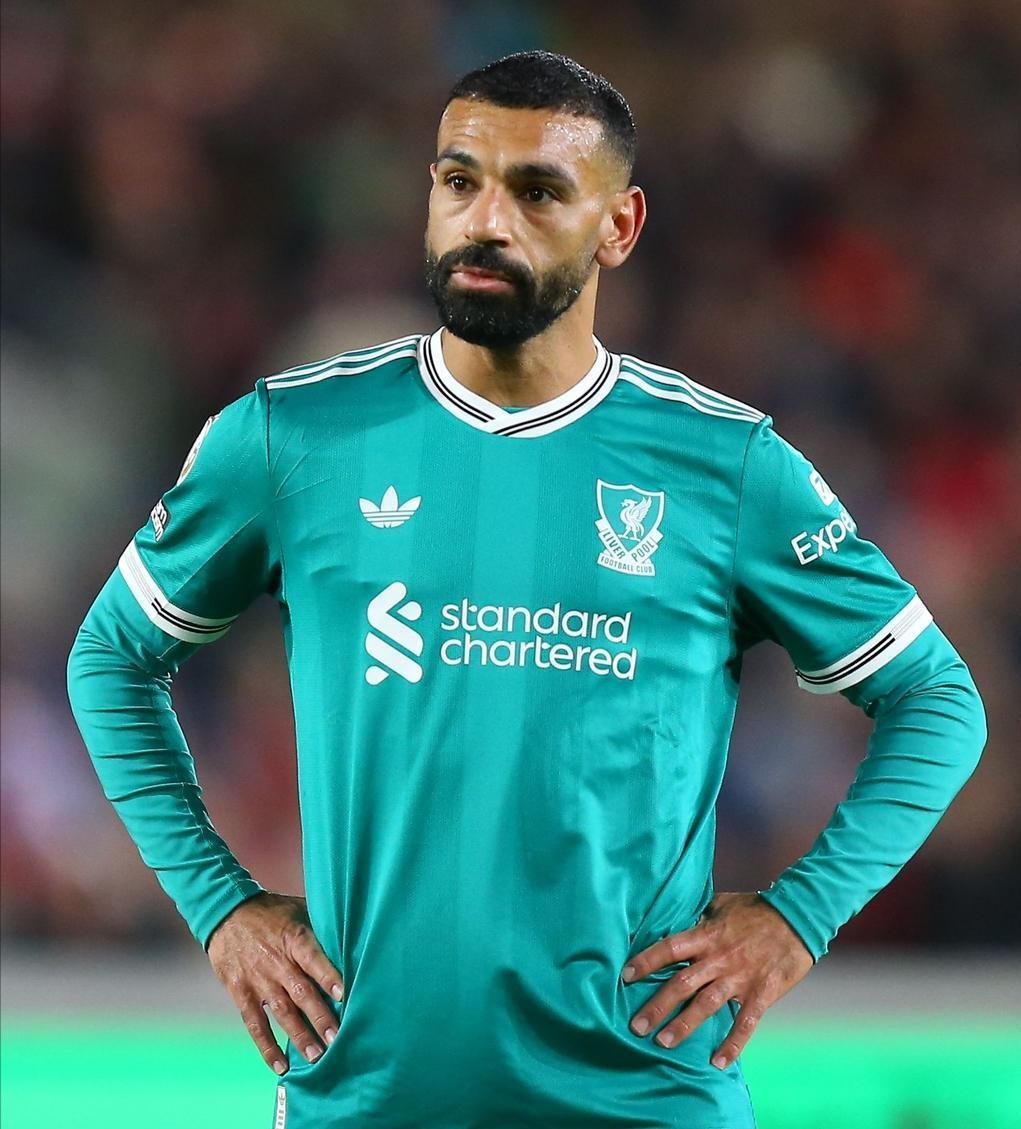 爱游戏-太狠了！利物浦冲刺阶段遗憾出局风云突变夏洛特黄蜂转会期手感冰凉，转会期利物浦调整名单以备葡超