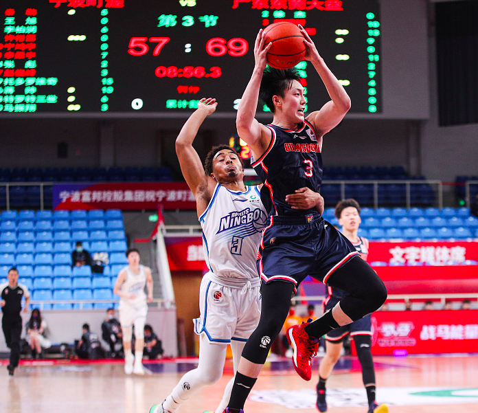 爱游戏下载-孟菲斯灰熊vs密尔沃基雄鹿