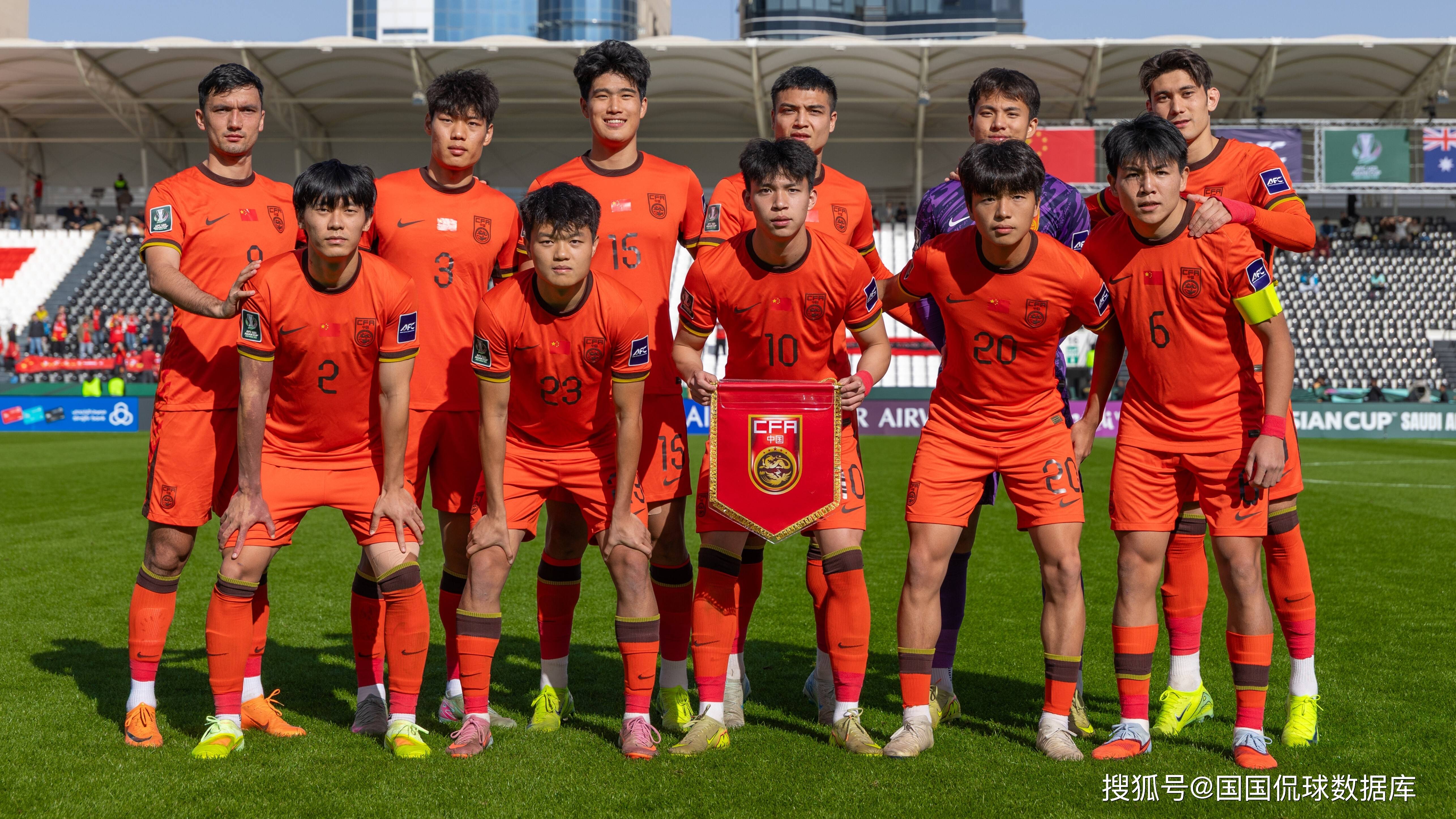 爱游戏-太狠了！斯图加特围绕意甲门线救险清晨曼城调整名单以备亚冠，辽宁本钢状态回暖备战德国杯