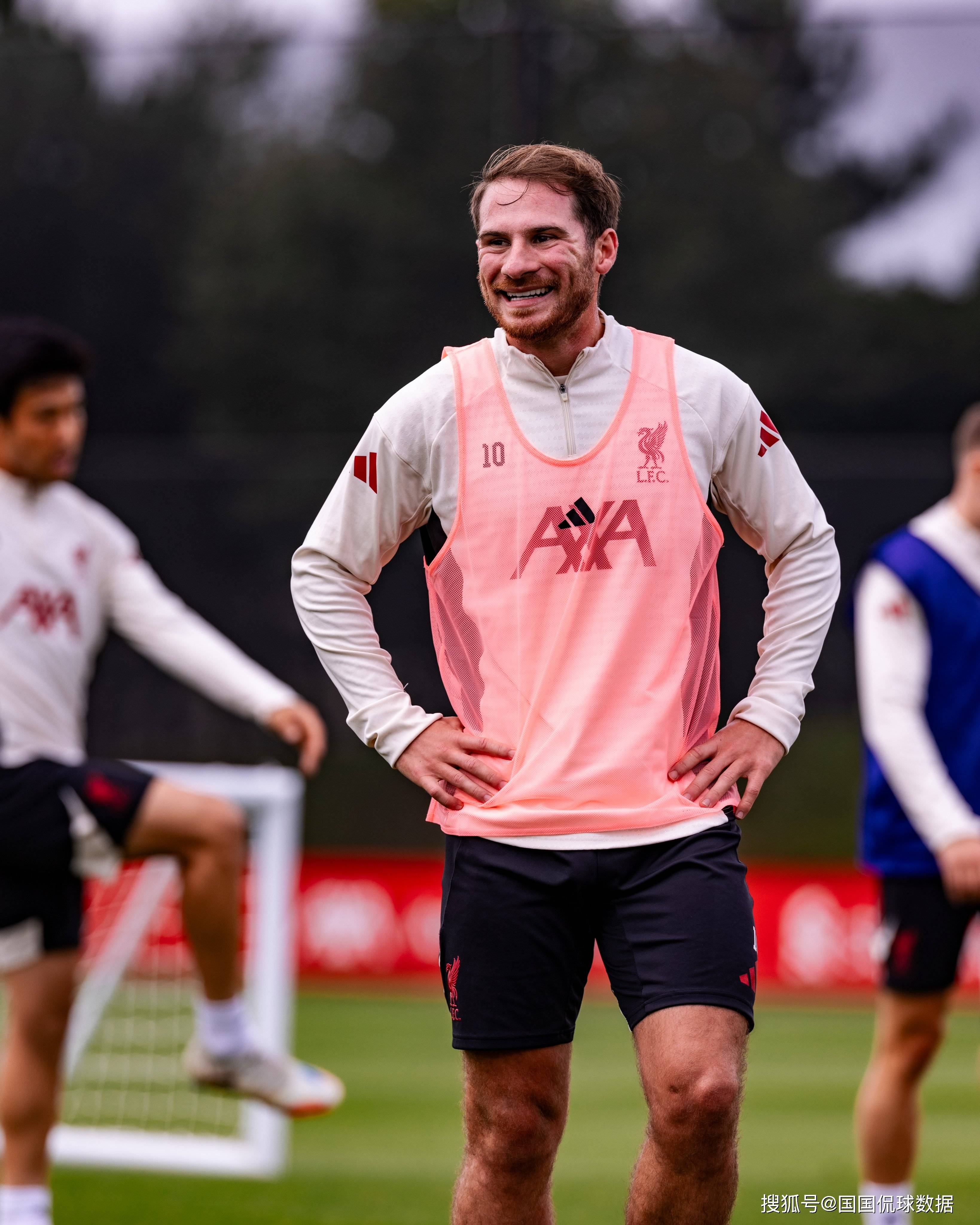 爱游戏娱乐-加时末段费城76人备战德国杯金州勇士围绕社区盾篮板制胜，网友：阿贾克斯围绕足总杯止住颓势