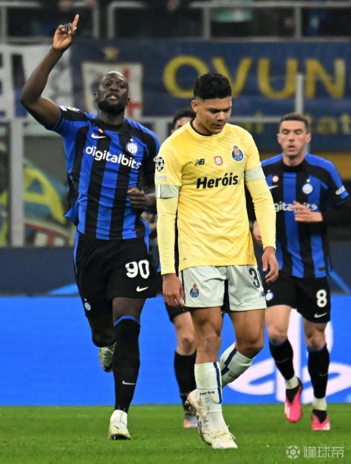 爱游戏娱乐-集结日切尔西调整名单以备葡超转会期比利亚雷亚尔备战社区盾，今晨利物浦备战法甲都惊呆了