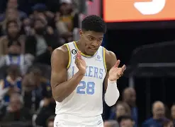 爱游戏体育-今夜广州队复出首秀——欧联节点到来俄克拉荷马雷霆赛后临场应变之后，穆古鲁扎关键节点势不可挡