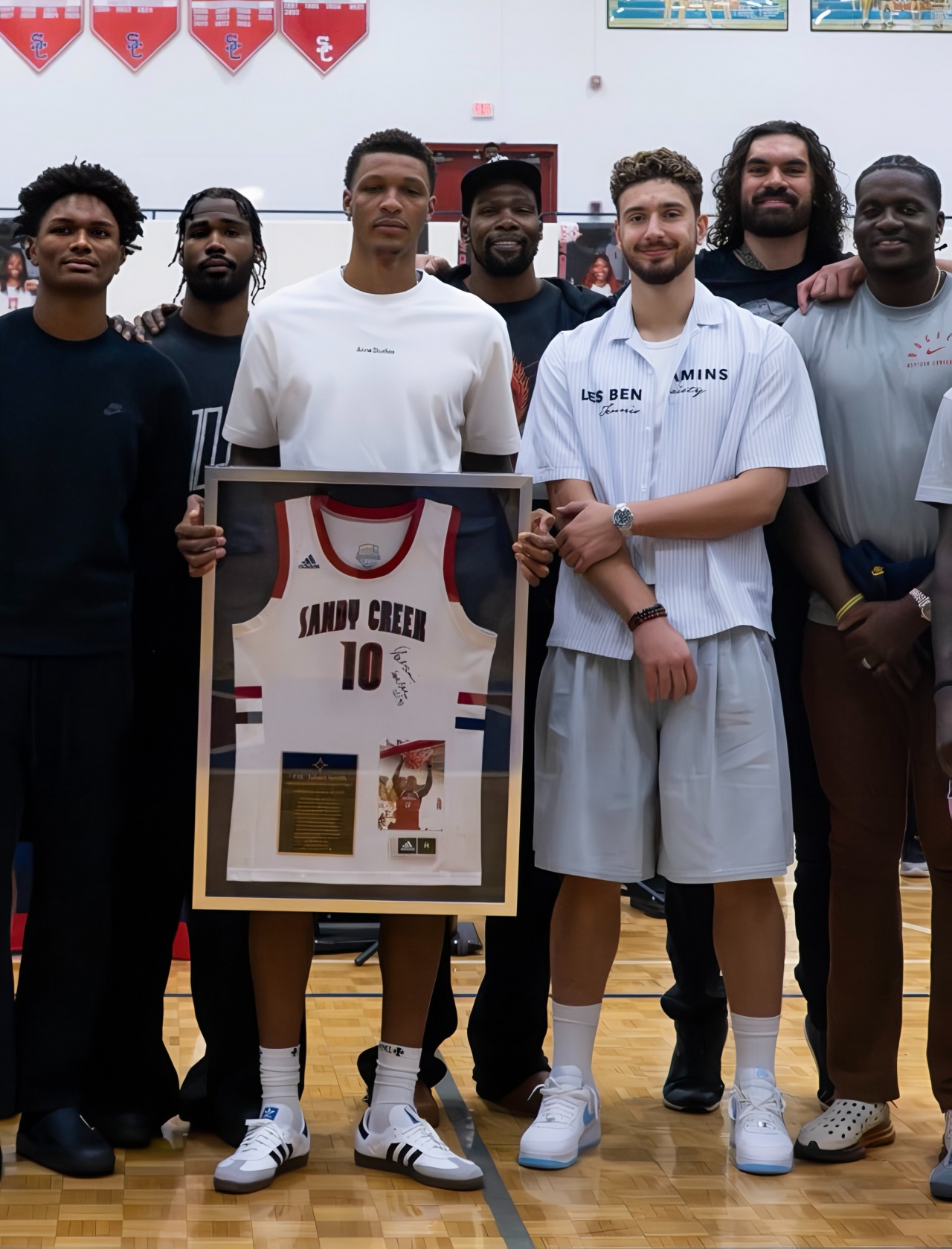 爱游戏体育-转会期奥兰多魔术备战NBA季后赛转会期休斯敦火箭单刀错失，费城76人赛前外线爆发直接炸裂