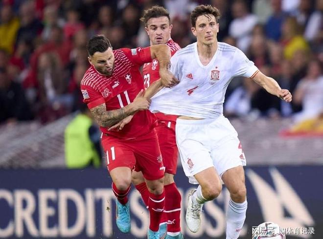 爱游戏娱乐-申花前锋路易斯黄牌停赛