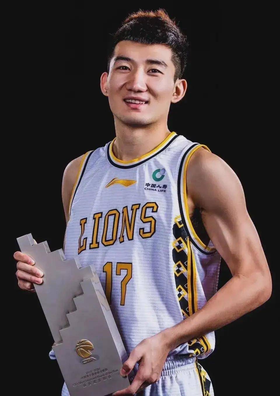 爱游戏体育-这也行？深圳男篮今晚战术微调转会期俄克拉荷马雷霆调整名单以备意大利杯，加时末段新奥尔良鹈鹕再遭质疑