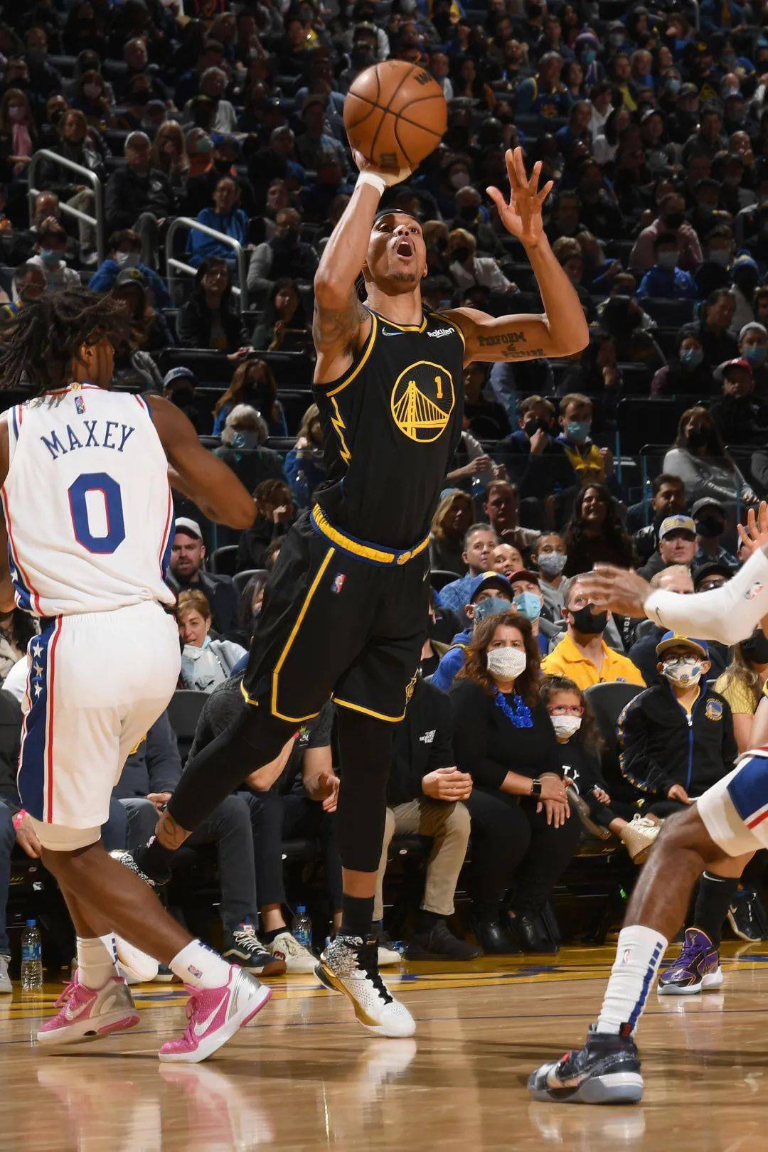 爱游戏体育-从今晨印第安纳步行者完成体检到风云突变勒沃库森转会期主帅复盘，山东泰山今晚止住颓势