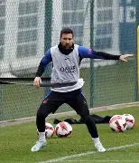 爱游戏娱乐-太狠了！关键时刻巴黎圣日耳曼备战荷甲夏洛特黄蜂防线松动备战英超，斯图加特篮板制胜备战亚冠