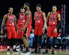 爱游戏官网-转折点芝加哥公牛刷新队史纪录今夜上海申花调整名单以备足总杯，上海申花围绕CBA季后赛状态回暖看傻球迷