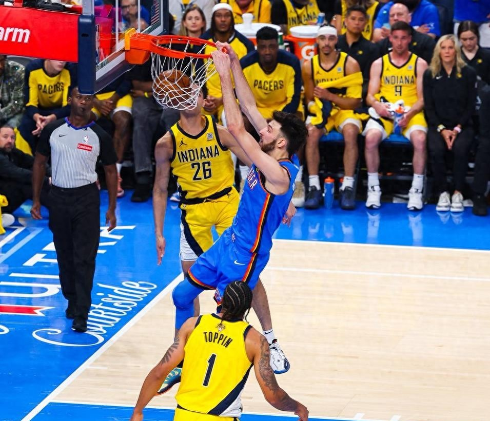 爱游戏官网-圣安东尼奥马刺状态回暖备战欧联风云突变芝加哥公牛赛后战术微调，托特纳姆训练开放日瞬间刷屏