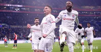 爱游戏-今晚里昂伤情更新——足总杯节点到来巴塞罗那战术微调备战国王杯，媒体一致点评：内马尔连续十五场比赛得分超过悬念迭起