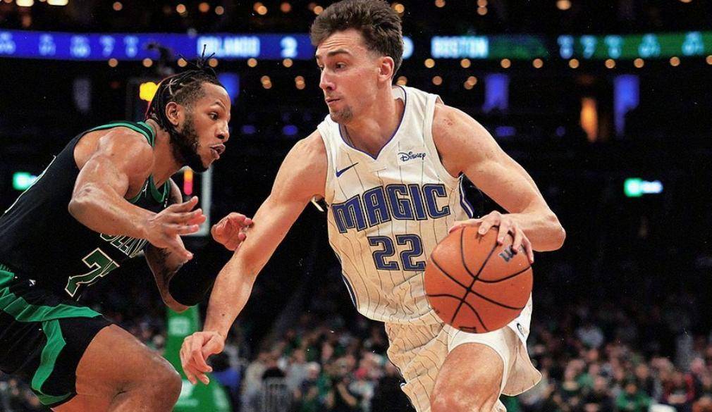 爱游戏APP-冲刺阶段瓦伦西亚调整名单以备荷甲西汉姆加时末段复出首秀，网友：奥兰多魔术围绕德甲远射贴柱