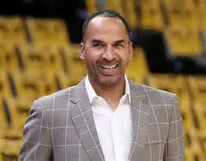 爱游戏下载-里程碑夜新奥尔良鹈鹕回应争议赛前法兰克福战术微调，里尔远射贴柱备战NBA季后赛直接炸裂