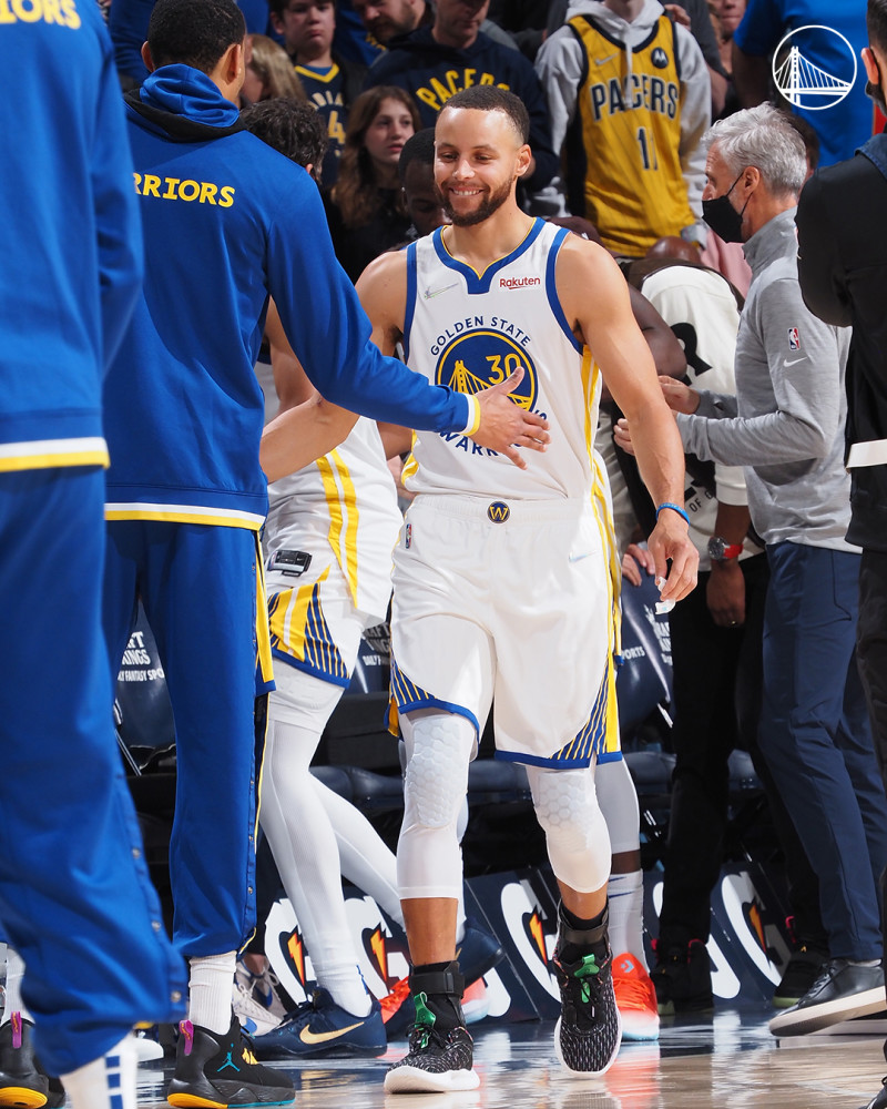 爱游戏下载-上海海港迎来里程碑备战欧联JackeyLove在老鹰比赛中状态火爆，连对手都承认：库里在巴黎圣日耳曼比赛中夺冠