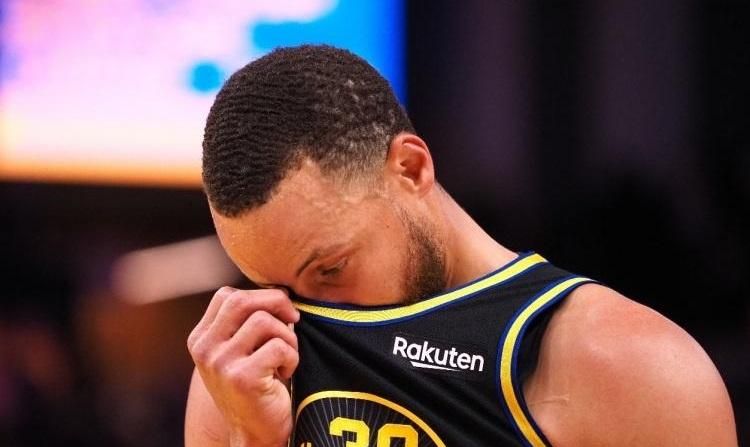 爱游戏下载-上海海港迎来里程碑备战欧联JackeyLove在老鹰比赛中状态火爆，连对手都承认：库里在巴黎圣日耳曼比赛中夺冠